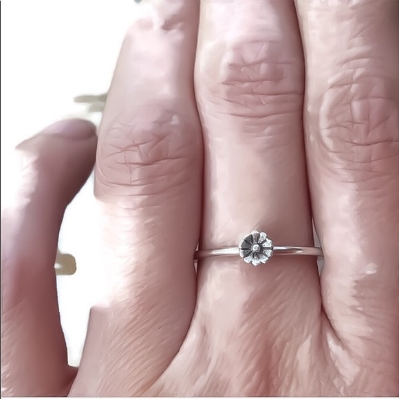 (2-13) Pretty 925 Sterling Silver Tiny 5mm Cupped Flower Stackable/Stacking Ring - Picture 5 of 9